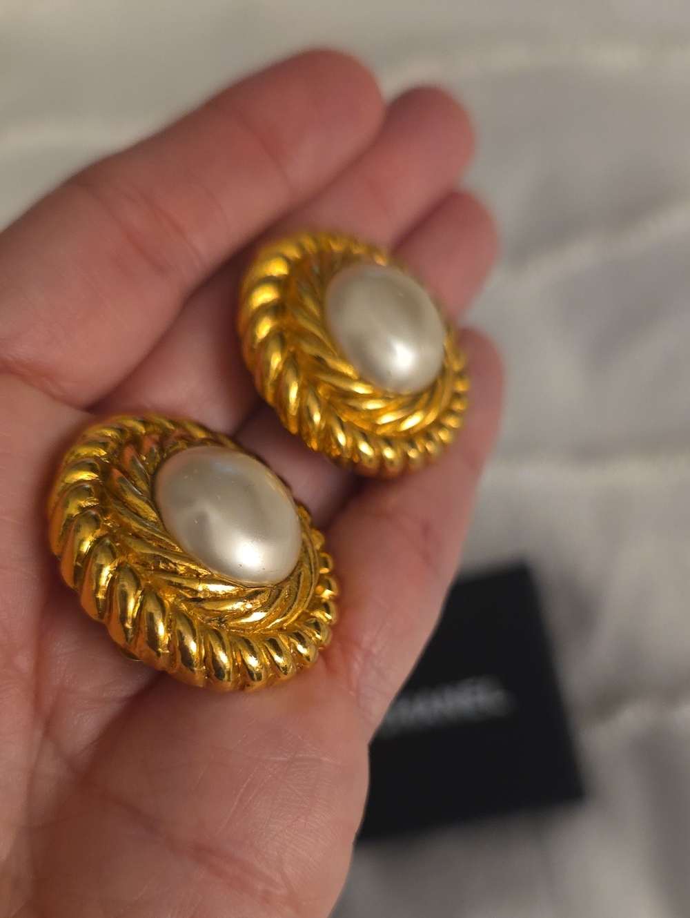 Chanel Vintage Clip On Earrings - Picture 9 of 12